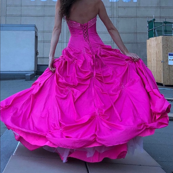 Pink Prom/Grad dress Size 0-6 - Picture 4 of 4